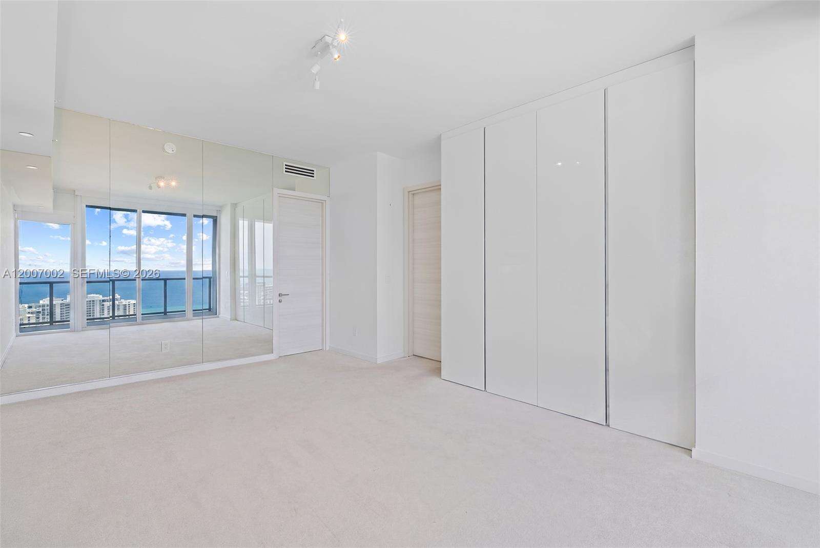 Continuum Unit #2107 | Picture 27