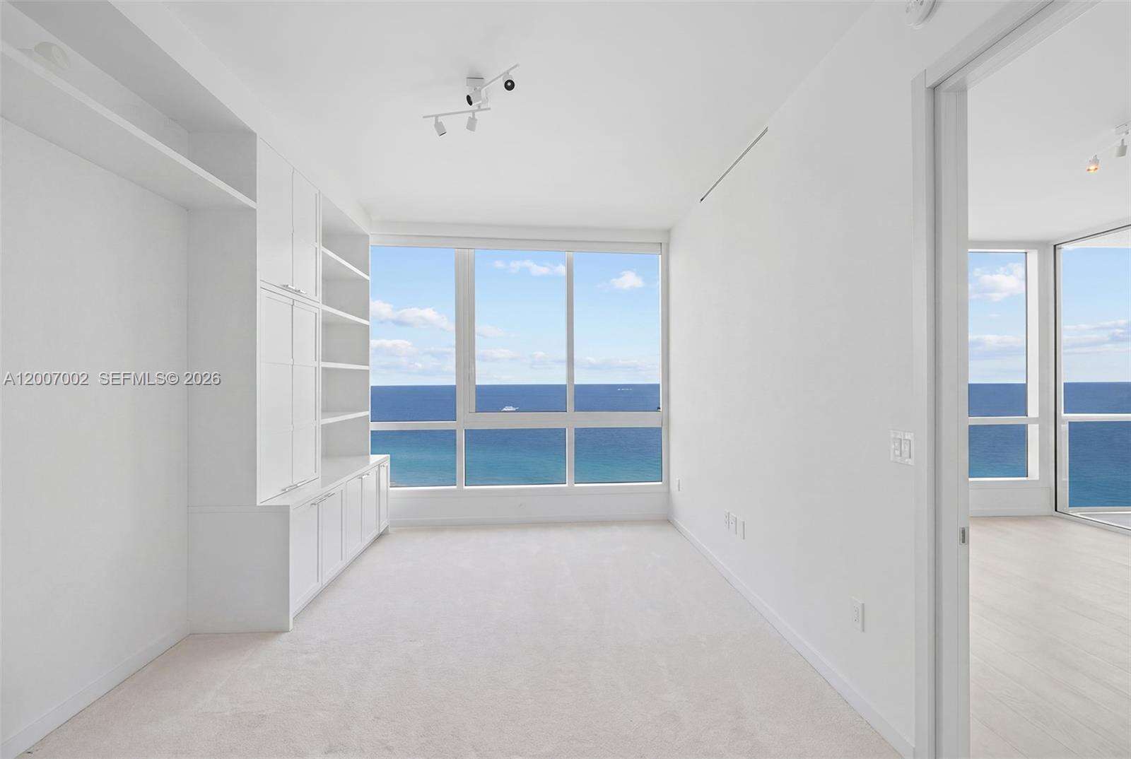 Continuum Unit #2107 | Picture 30