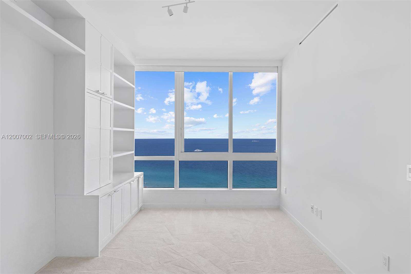 Continuum Unit #2107 | Picture 31