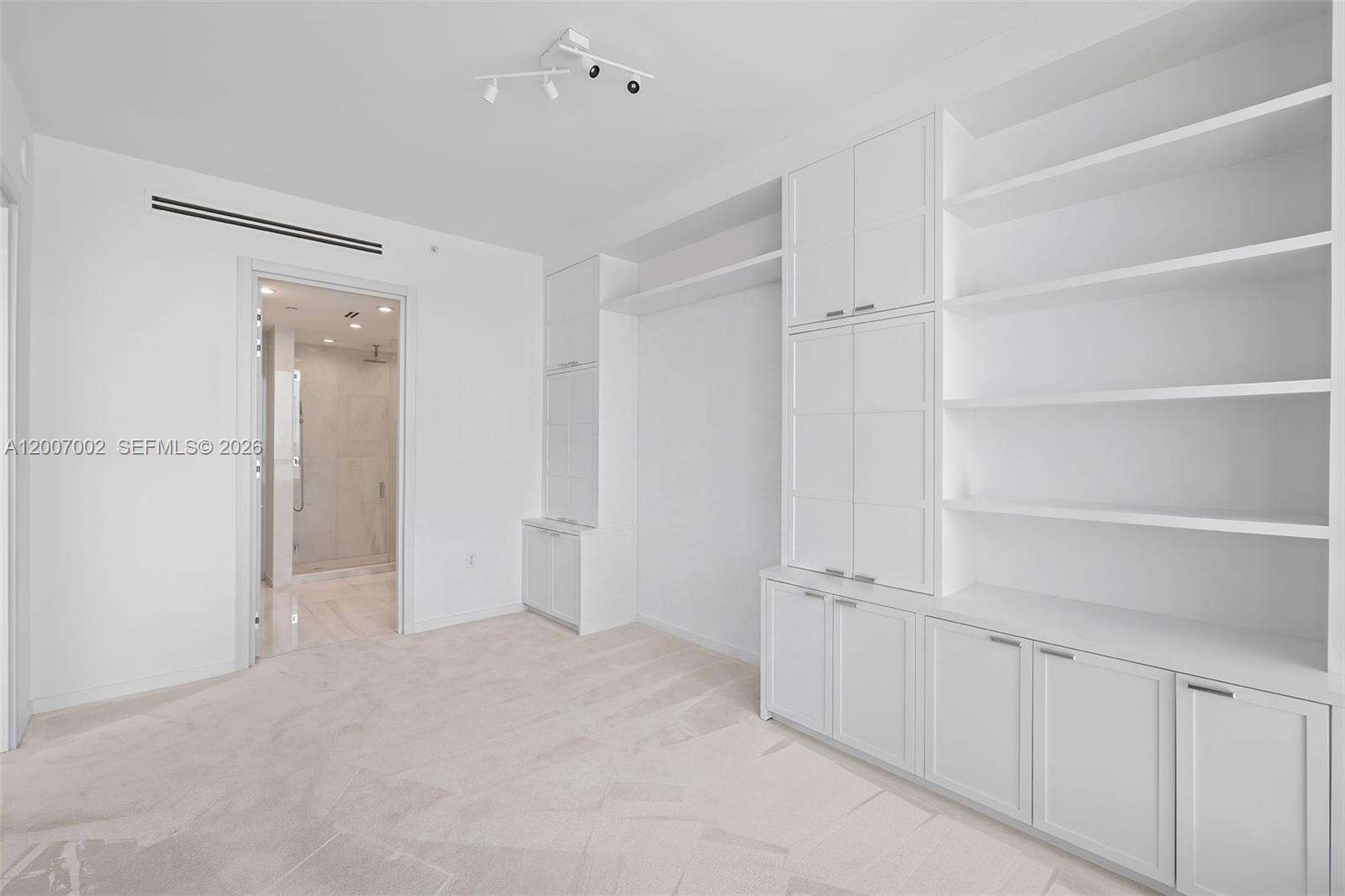 Continuum Unit #2107 | Picture 34