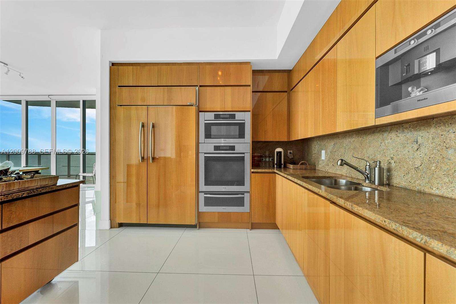 Continuum Unit #2102 | Picture 12