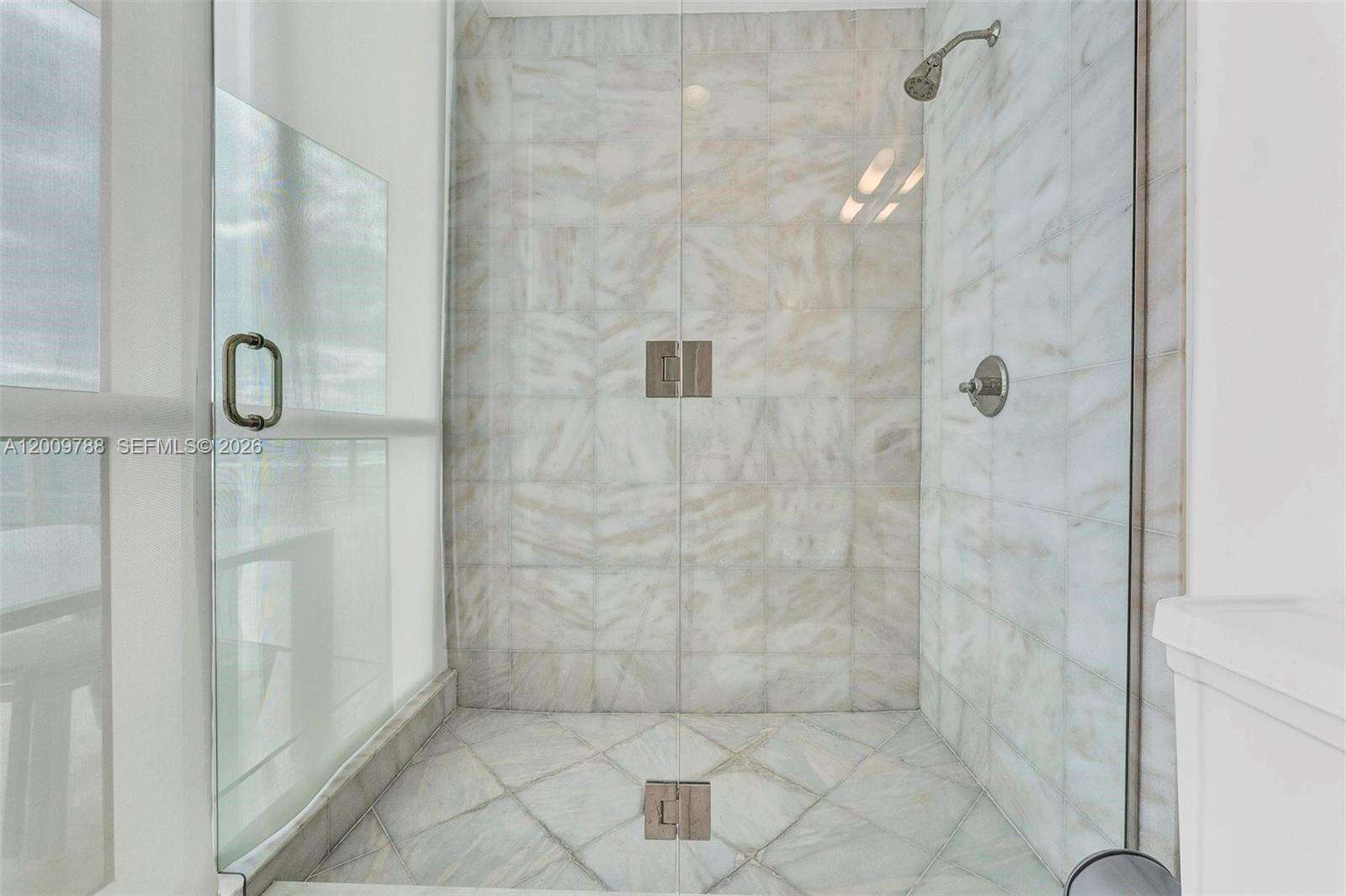 Continuum Unit #2102 | Picture 16