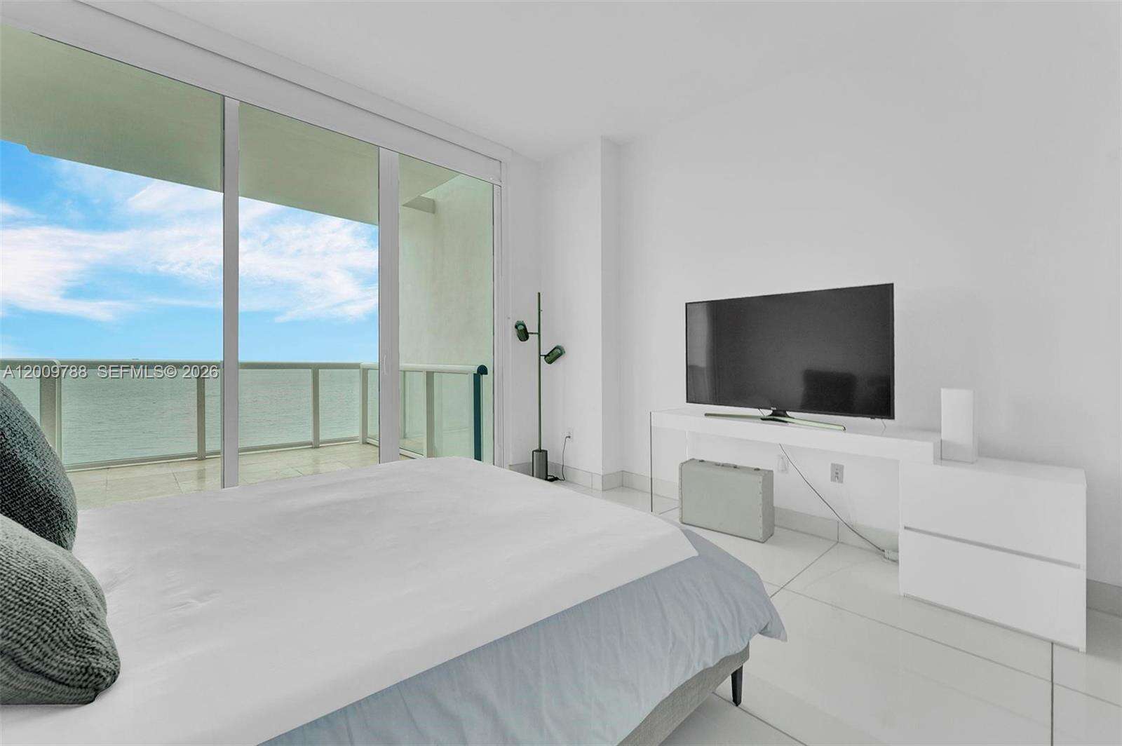 Continuum Unit #2102 | Picture 21