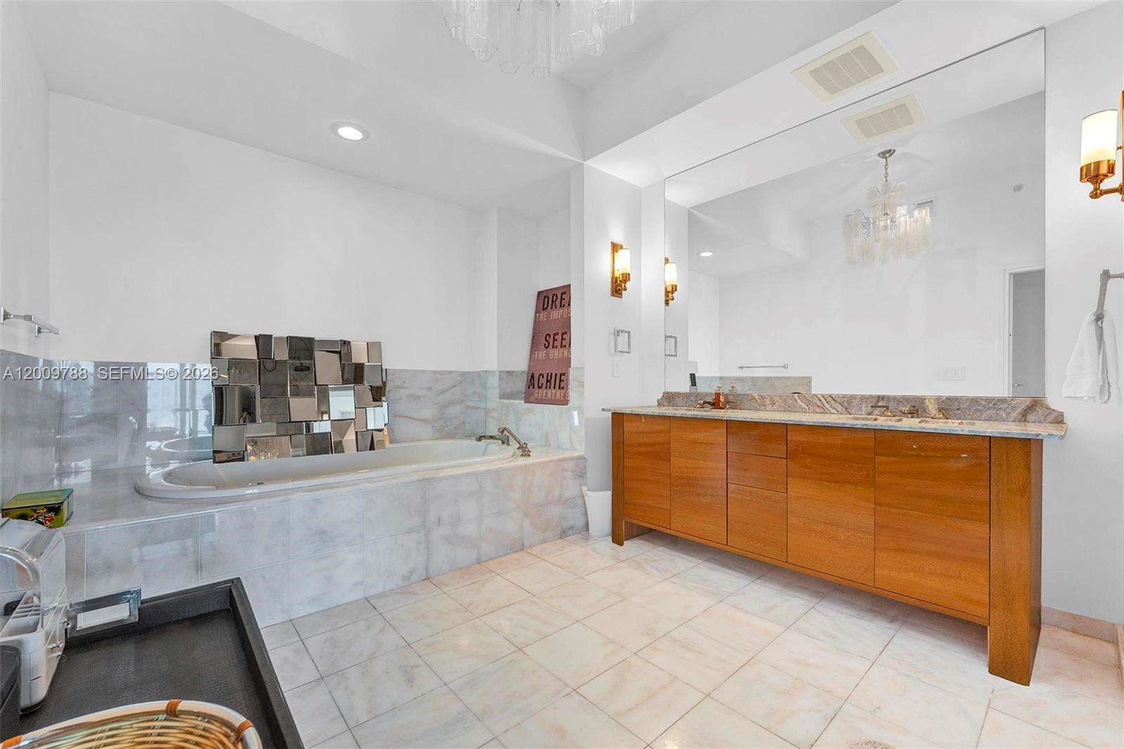 Continuum Unit #2102 | Picture 22