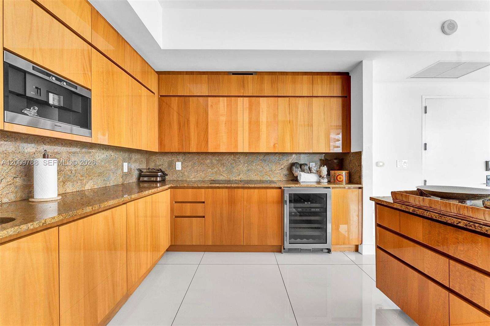 Continuum Unit #2102 | Picture 30