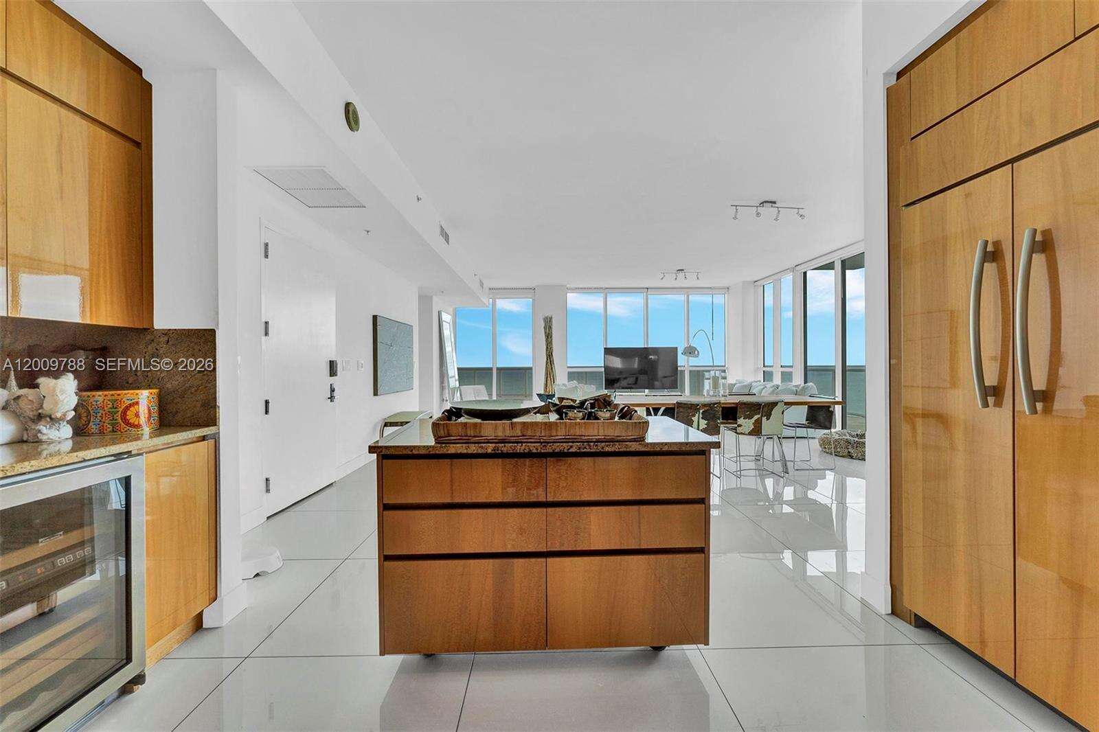 Continuum Unit #2102 | Picture 5