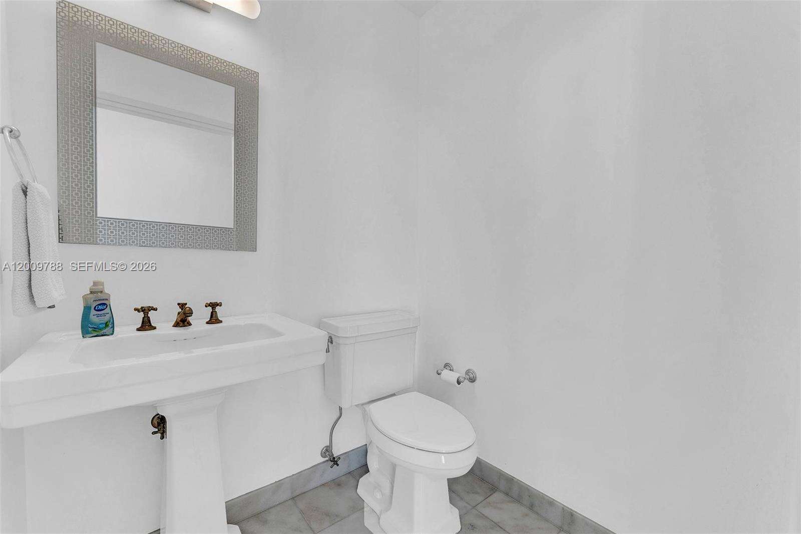 Continuum Unit #2102 | Picture 8